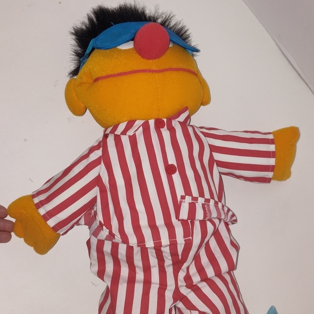 Vintage Sesame street Ernie toy Does Not Work  1996